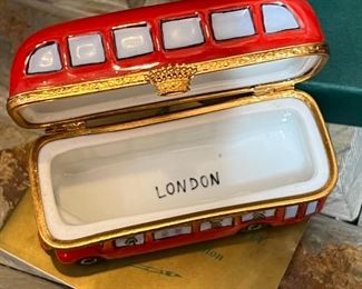 Artoria Limoges London Double Decker Bus Trinket Box Limited Edition in Box	1.75 inches high	
