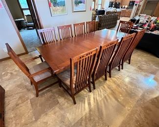 11pc Dining Set Table & Chairs Broyhill Artisan Ridge Mission Arts and Crafts	Table: 30 x 44 x 72-90-108in	

