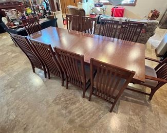 11pc Dining Set Table & Chairs Broyhill Artisan Ridge Mission Arts and Crafts	Table: 30 x 44 x 72-90-108in	
