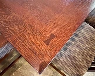 11pc Dining Set Table & Chairs Broyhill Artisan Ridge Mission Arts and Crafts	Table: 30 x 44 x 72-90-108in	
