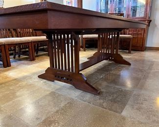 11pc Dining Set Table & Chairs Broyhill Artisan Ridge Mission Arts and Crafts	Table: 30 x 44 x 72-90-108in	
