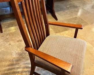 11pc Dining Set Table & Chairs Broyhill Artisan Ridge Mission Arts and Crafts	Table: 30 x 44 x 72-90-108in	
