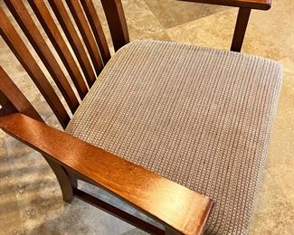 11pc Dining Set Table & Chairs Broyhill Artisan Ridge Mission Arts and Crafts	Table: 30 x 44 x 72-90-108in	
