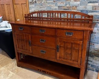 Sideboard Broyhill Artisan Ridge Mission Arts and Crafts 4078-514 48 x 62 x 20in	HxWxD


