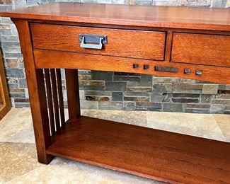 Sofa Table Broyhill Artisan Ridge Mission Arts and Crafts 4078-009 	30.25 x 54 x 18.	HxWxD
