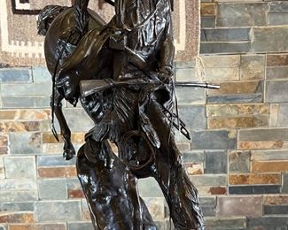 Large Frederic Remington Mountain Man Bronze Statue Sculpture	29 x 12 x 20in	HxWxD
