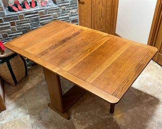 Antique Oak Arts & Crafts Drop Leaf Gate leg Table 	30 x 36 x 13.5–61in	HxWxD
