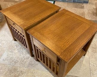 2pc Mission Oak End Tables PAIR Arts And Crafts 	24.5 x 22 x 26in	HxWxD
