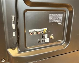 Samsung 55in LED HDTV 1080p UN55EH6000F TV	31 x 49in	
