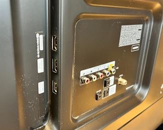 Samsung 55in LED HDTV 1080p UN55EH6000F TV	31 x 49in	
