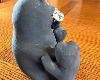 Pueblo Bear Native American Elizabeth Trujillo Cochiti pottery	3.7 inches high.	
