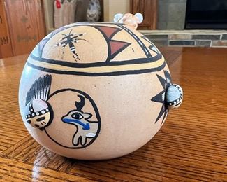 Lizard Seed Pot Vanicka Neha Zuni Pottery Native American 	3 inches high	
