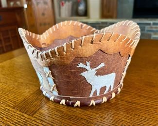Artist-Made Caribou Birch Bark Basket	4 x 9in diameter 	
