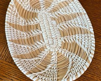 Tohono O’Odham Swirling Split Leaf Oval Basket Papago Tray Native American 	9 x 7in	
