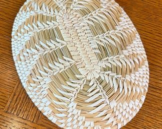 Tohono O’Odham Swirling Split Leaf Oval Basket Papago Tray Native American 	9 x 7in	
