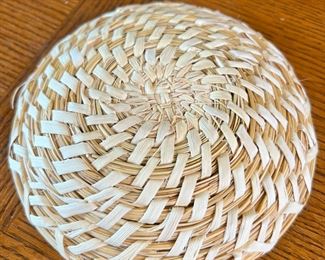 Tohono O’Odham Swirling Split Leaf Round Basket Papago Tray Native American 	6in Diameter 	
