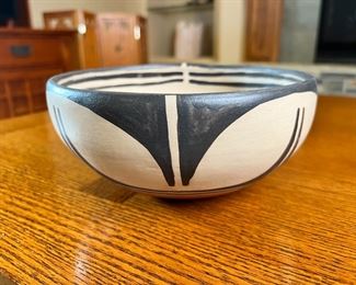 Santo Domingo Kewa Robert Tenorio Pottery Bowl Native American 	4 x 8in diameter	
