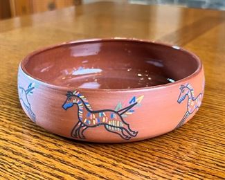 Victoria McKinney Pottery Primitive Horse Bowl Native American 	2 x 5.75in diameter	
