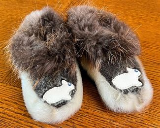 Inuit Fur Shoes Slippers Moccasins KIds	7 inches long	
