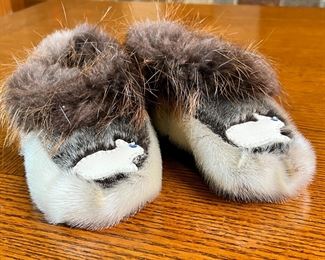 Inuit Fur Shoes Slippers Moccasins KIds	7 inches long	
