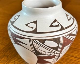 Hopi Pottery Marianne Navasie Frogwoman Pot Vase Native American 	5.25x 2.5in diameter at opening.	
