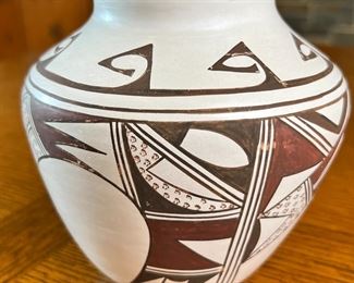 Hopi Pottery Marianne Navasie Frogwoman Pot Vase Native American 	5.25x 2.5in diameter at opening.	
