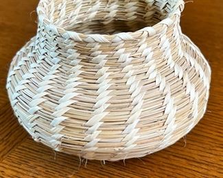 Tohono O’Odham Papago Indian Basket 4.5 x 3.75in  diameter 	
