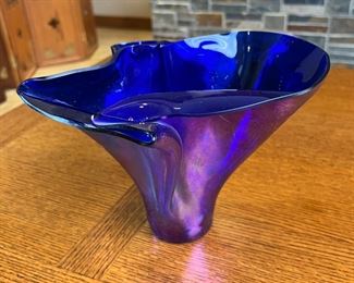 Studio Glass Iridescence Wave Vase Art	7 inches high	
