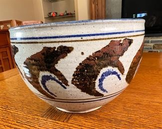 Cherokee Mel Cornshucker Stoneware Bear Bowl Native American 	5.25 x 7.75 diameter.	

