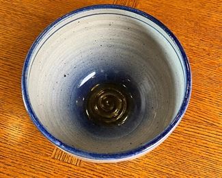 Cherokee Mel Cornshucker Stoneware Bear Bowl Native American 	5.25 x 7.75 diameter.	
