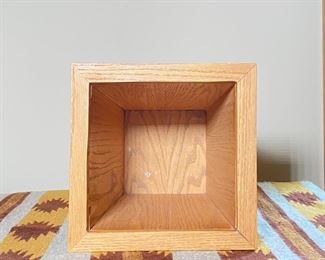 Oak Wastebasket 	13 x 10.25 x 10.25in	HxWxD
