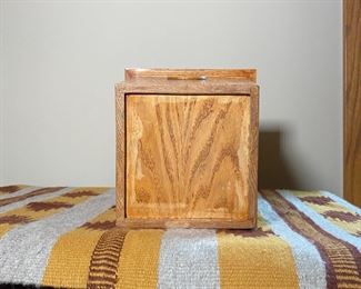 Oak Wastebasket 	13 x 10.25 x 10.25in	HxWxD
