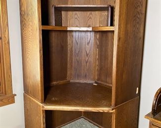 Oak Corner Desk	72 x 36 x 30	HxWxD
