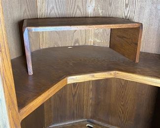 Oak Corner Desk	72 x 36 x 30	HxWxD
