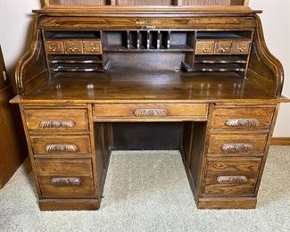 Mark Wayne Roll Top Desk	45 x 54.5 x 29.5in	HxWxD
