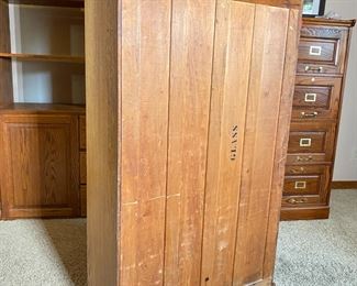 Vintage Oak Glass Door Rifle Cabinet 	58 x 31.5 x 13.5in	HxWxD
