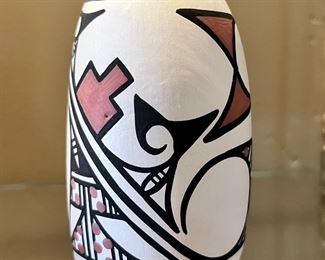 Hopi Hand-Coiled Pottery Seed Pot SYDELLE Native American	4.75 inches high.	
