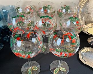 8pc Christmas Hand Painted Royal Danube Crystal Wine Glasses	8.5 x 3.25in Diameter at opening .	
