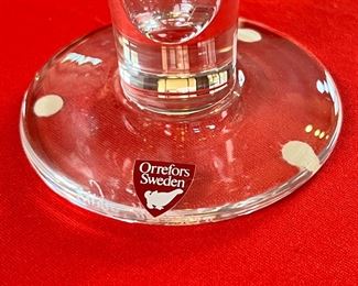 Orrefors Anne Nilsson Crystal Vase Signed Numbered Clear Art Glass Chanterelle	7.5 x 4.5 x 4.5in	HxWxD
