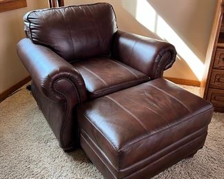 Broyhill Leather Nailhead Chair & Ottoman	Chair: 36 x 44 x 52in	HxWxD
