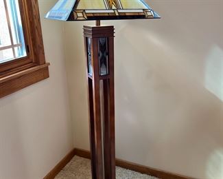 Franklin Iron Works Drake Mission Floor Lamp	62 x 18 x 18in	HxWxD
