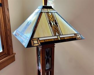 Franklin Iron Works Drake Mission Floor Lamp	62 x 18 x 18in	HxWxD
