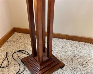 Franklin Iron Works Drake Mission Floor Lamp	62 x 18 x 18in	HxWxD
