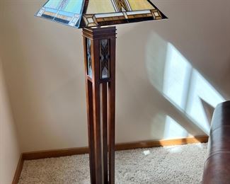 Franklin Iron Works Drake Mission Floor Lamp	62 x 18 x 18in	HxWxD
