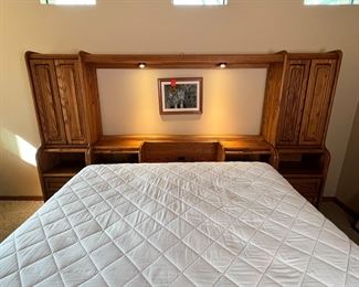 King Oak Bed	Frame: 76 x 1 26 x 104<BR> mattress: 76 x 80	HxWxD
