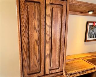 King Oak Bed	Frame: 76 x 1 26 x 104<BR> mattress: 76 x 80	HxWxD
