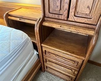 King Oak Bed	Frame: 76 x 1 26 x 104<BR> mattress: 76 x 80	HxWxD
