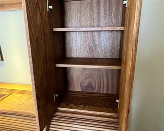 King Oak Bed	Frame: 76 x 1 26 x 104<BR> mattress: 76 x 80	HxWxD
