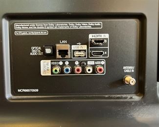 LG 50in 4K Smart Ultra HDTV LED UHD TV 50UK6500AUA	28.5 x 40.5in	
