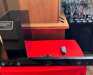 Samsung 2.1 Soundbar With Wireless Sub And Bluetooth HW-E450C	Sub: 14x7x12in	
